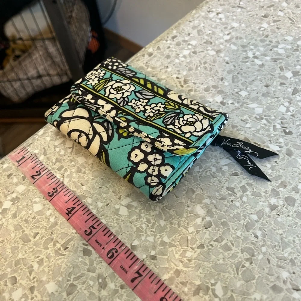 Vera Bradley green & blue floral quilted wallet - Picture 3 of 14
